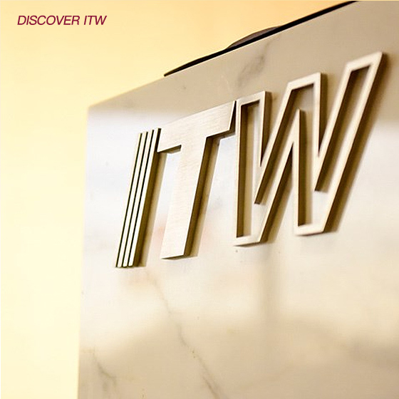 ITW依工建筑产品Logo